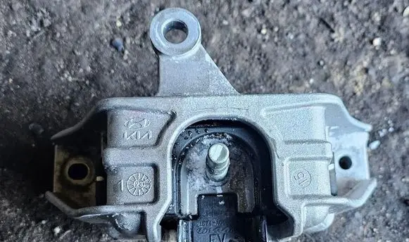 KIA Niro Engine mount vacuum valve brak