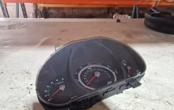KIA Sportage Speedometer (instrument cluster) 940013U196