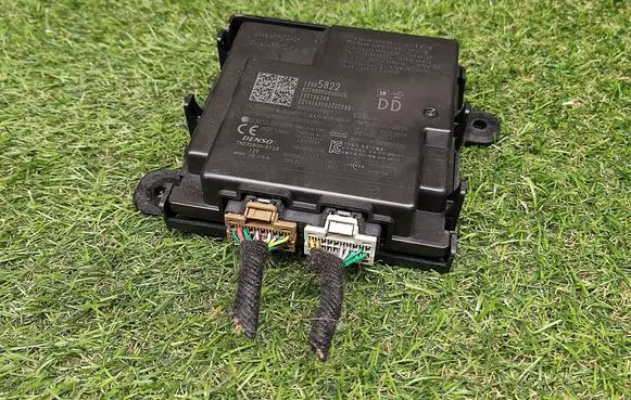 Buick Encore I Keyless (KESSY) go control unit/module 13595822