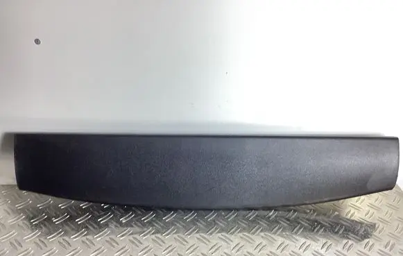 Tailgate trim