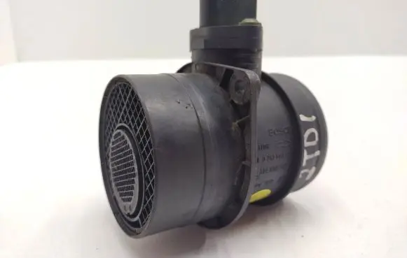 Volkswagen PASSAT B6 Mass air flow meter 074906461B 0281002461