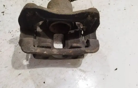 KIA Carens III Front brake caliper