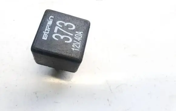Volkswagen PASSAT B5.5 Other relay 8D0951253A 373