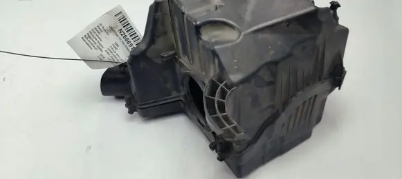 Ford Focus Air filter box cover BV619C679C