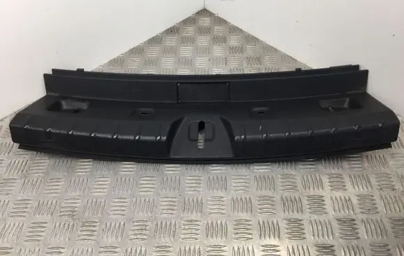 Trunk/boot sill cover protection