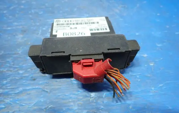 Volkswagen Golf V Gateway control module 6R0907530D 1K0907951 5WK50030G