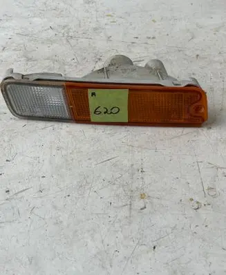 Mitsubishi L200 Front indicator light 0414322R