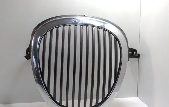 Jaguar S-Type Front bumper upper radiator grill XR838A100AA XR38A133AA