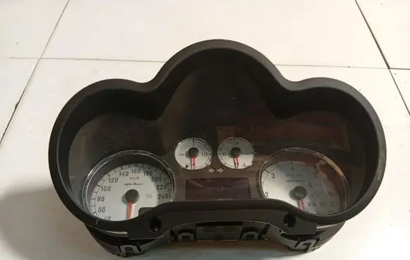 Alfa Romeo 147 Speedometer (instrument cluster) 110080304091