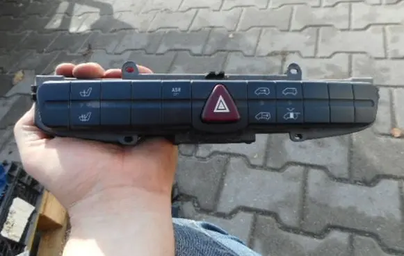 Mercedes-Benz Vito Viano W639 Hazard light switch 6395454607
