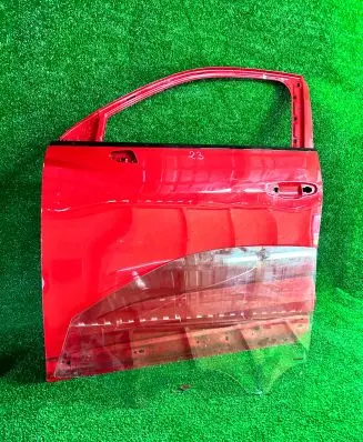 Audi Q3 F3 Front door