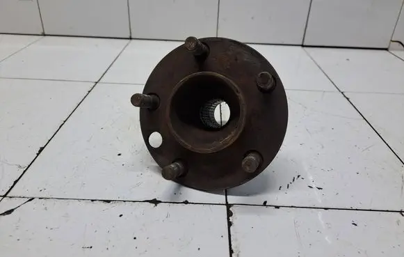 Jaguar XJ X300 Rear wheel hub CCC2914F
