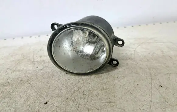 Toyota Avensis T250 Front fog light