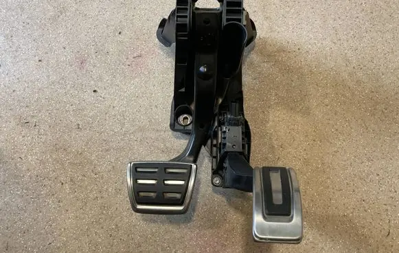 Volkswagen Golf VIII Accelerator throttle pedal 5Q1723503K