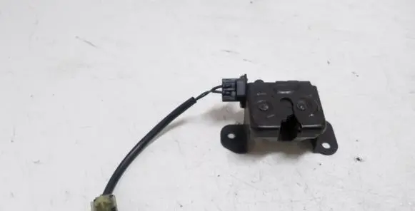KIA Sportage Tailgate window lock/catch/latch 