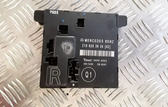 Mercedes-Benz CLS C219 Door control unit/module 2198203626