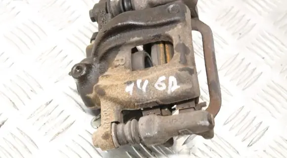 Honda CR-V Rear brake caliper