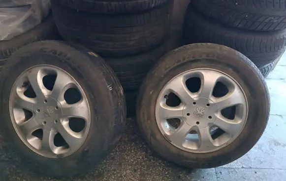 Peugeot 607 R15 alloy rim 