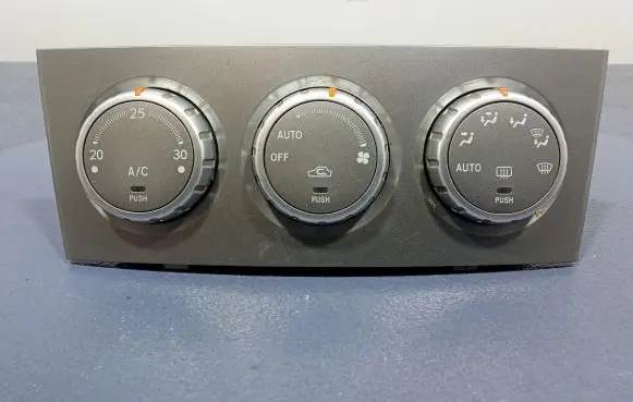 Subaru Forester SG Climate control unit 72311SA160