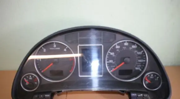 Audi A4 S4 B7 8E 8H Speedometer (instrument cluster) 8E0920951E