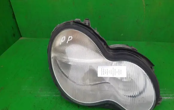 Mercedes-Benz C W203 Headlight/headlamp A2038200261
