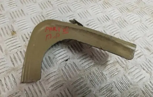 Citroen Berlingo Fender mounting bracket