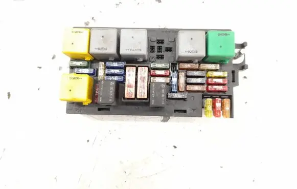 Mercedes-Benz ML W164 Fuse box set 1645400672 A1645400672