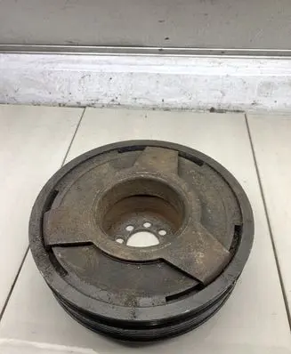 Audi A6 S6 C5 4B Crankshaft pulley 059105251M