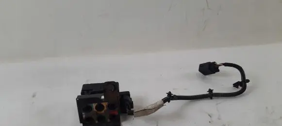 Volvo XC90 Pneumatic air compressor holding bracket 31360723