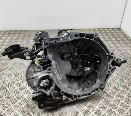 Manual 6 speed gearbox