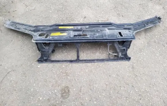 Volvo XC70 Radiator support slam panel bracket 