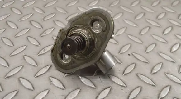 BMW Z4 E89 Fuel injection high pressure pump 7584461