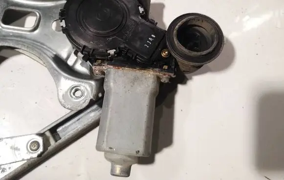 Toyota Avensis Verso Front door window regulator motor 8571042080 85710-42080