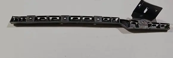 Maserati GranTurismo Sill supporting ledge 