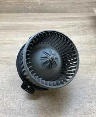 Toyota Yaris Heater fan/blower 1940000821
