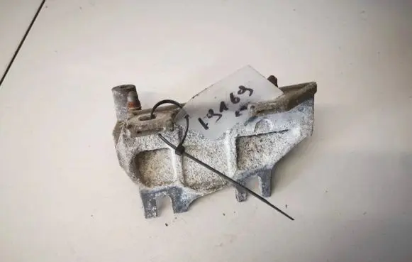 Dacia Lodgy Engine mounting bracket