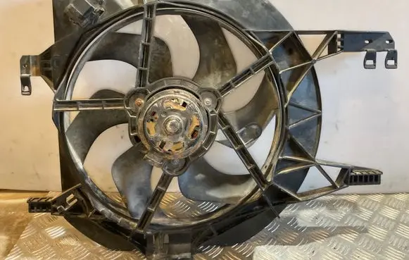 Opel Vivaro Electric radiator cooling fan 8200151873