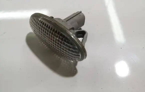 Mazda 3 II Front fender indicator light 