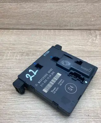 Mercedes-Benz E W211 Door control unit/module 2118201526 356805