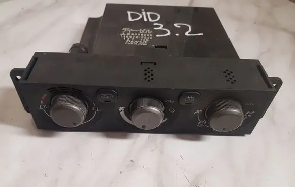 Mitsubishi Pajero Climate control unit MR958005 1465700022