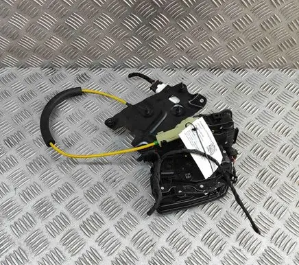 BMW 8 G14 Front door lock 7450420 7477708