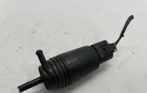 BMW 3 F30 F35 F31 Windscreen/windshield washer pump 8377612