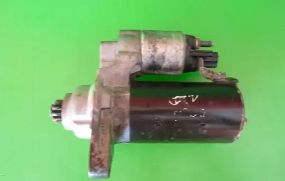 Volkswagen PASSAT B6 Starter motor 0001123029 VD025