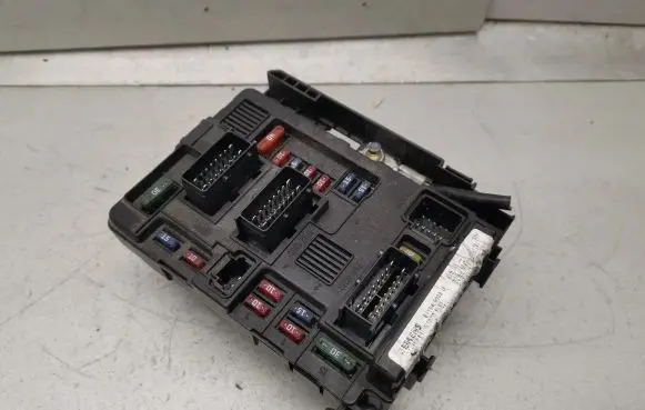Peugeot 307 BSM Control unit 9643498880