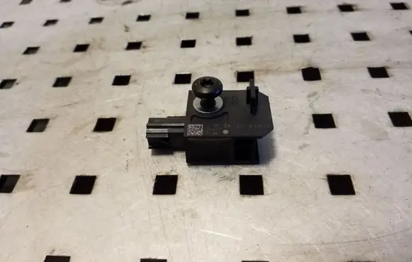 Opel Zafira C Airbag deployment crash/impact sensor 13502577