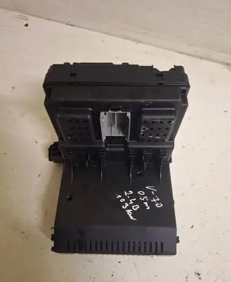 Volvo V70 Fuse module 00004980071 12243779 30728542