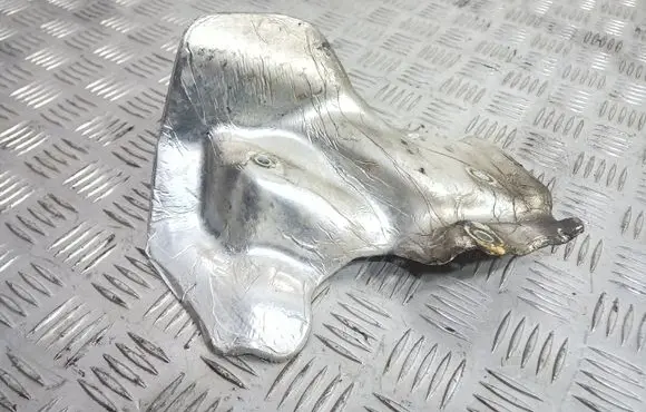 Mazda CX-7 Exhaust heat shield