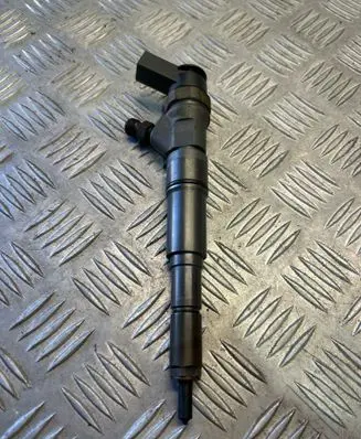 BMW 5 E60 E61 Fuel injector 7794435 0445110209