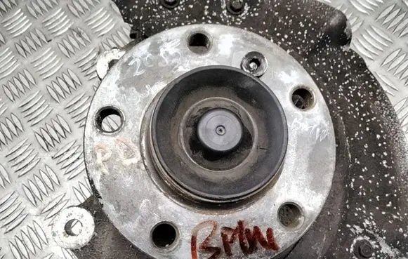 BMW 5 F10 F11 Front wheel hub spindle knuckle