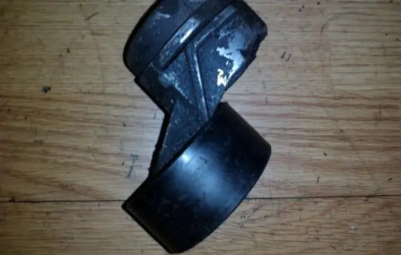 Alfa Romeo 147 Generator/alternator belt tensioner